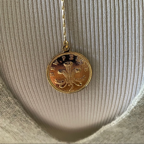 Shashi Women’s Warrior Lariat Coin Necklace NIB - Picture 6 of 10